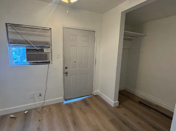 2906 6th St #A, Riverside, CA 92507