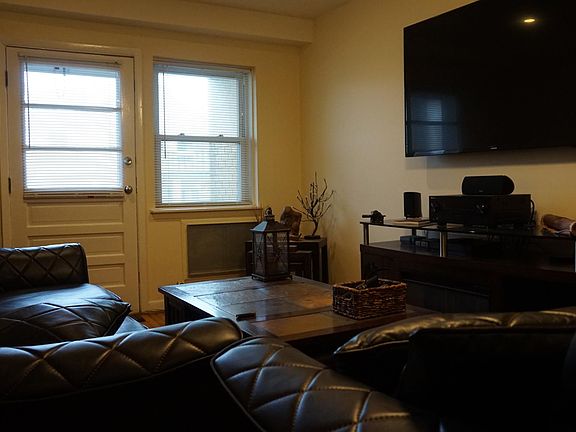 4th image of 985 Oceanfront APT 5