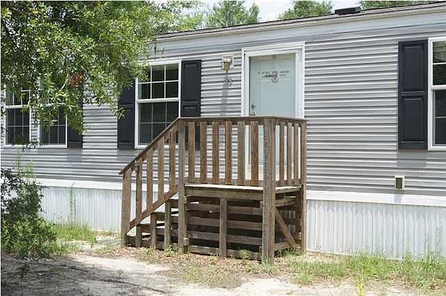 1st image of 33 Guinevere Ln