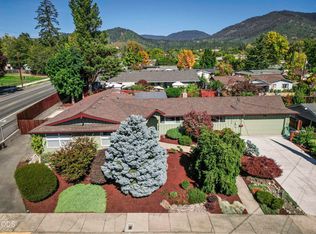 734 NW Midland Ave, Grants Pass, OR 97526