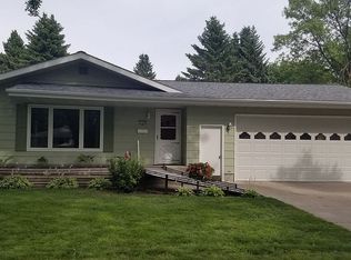 2509 S 11th St, Grand Forks, ND 58201