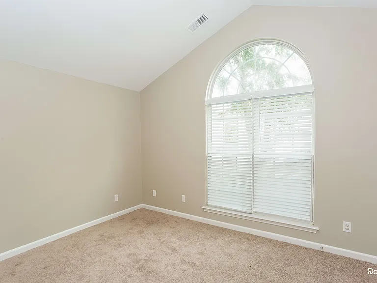 6616 Courtland St — Photo 8