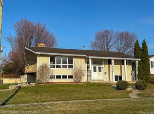 890 Illinois St, Marysville, MI