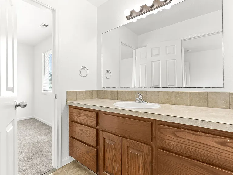 3745-3749 SE 127th Pl — Photo 18
