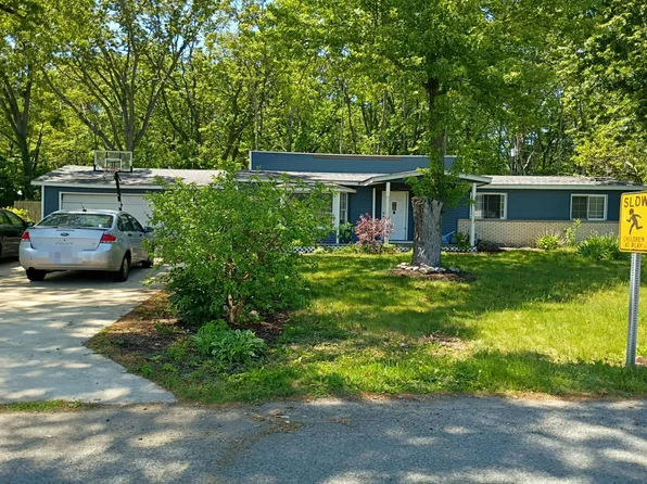 56425 Westlea Dr, South Bend, IN 46619