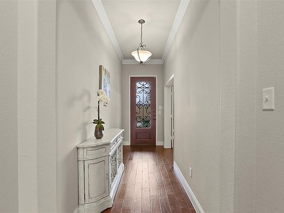 5th image of 713 Golden Bear Ln