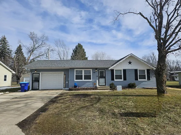 921 2nd Ave SW, Oelwein, IA 50662
