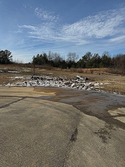 2nd image of 123 Sweet Water Ln