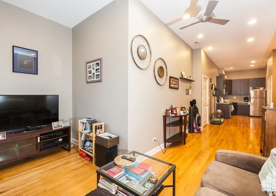 1st image of 705 N Milwaukee Ave Ste 1