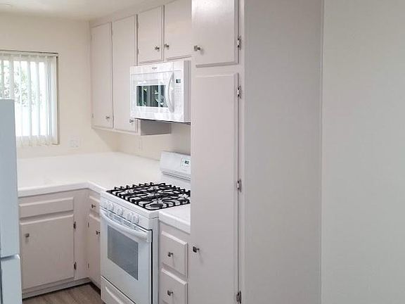 3rd image of 4070 Mississippi St #4