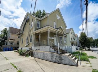 828 Cranston St, Cranston, RI 02920