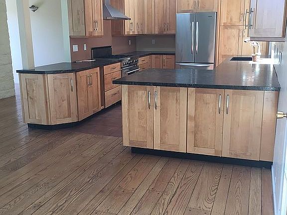 3rd image of 208 Richardson Dr