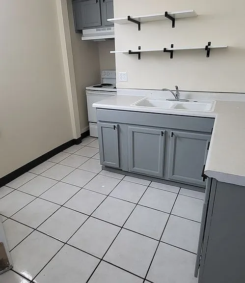 142 N Main St — Photo 5