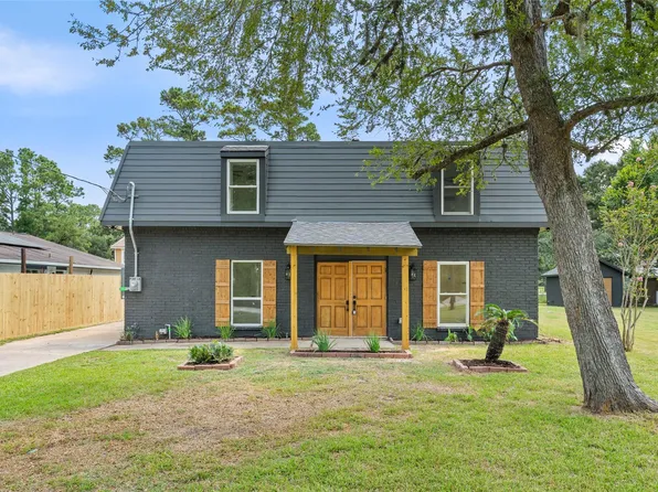 12217 Pine Ln, Dickinson, TX 77539
