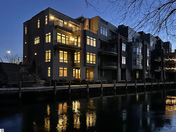 151 Uptown Ct, Traverse City, MI 49684