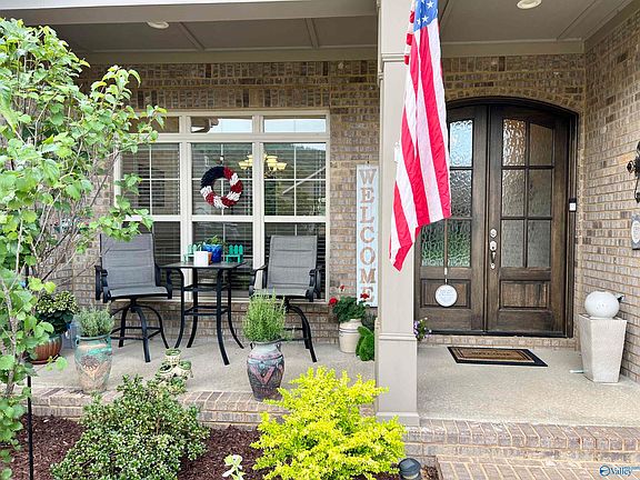 4th image of 3020 Chimney Cove Cir
