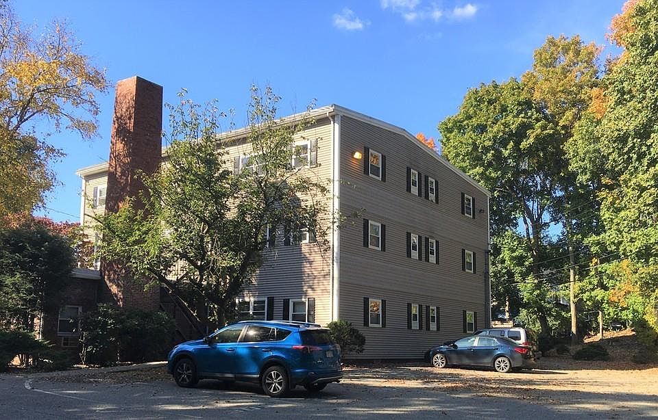 2nd image of 10 Beacon St APT 301