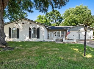 312 Linda Dr, Burleson, TX 76028