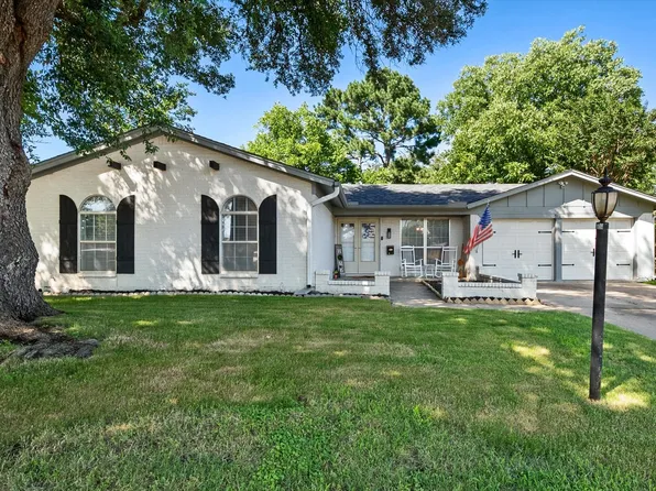 312 Linda Dr, Burleson, TX 76028