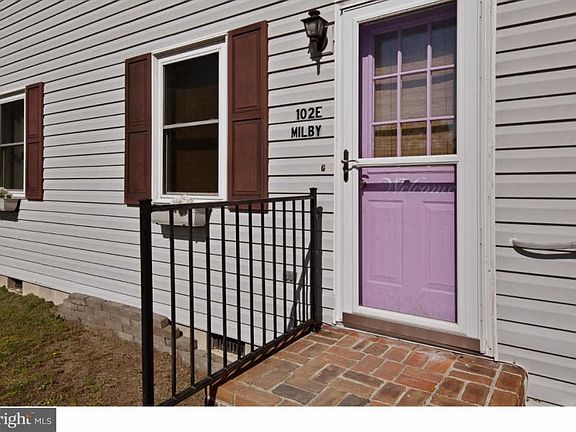 5th image of 102 E Milby St