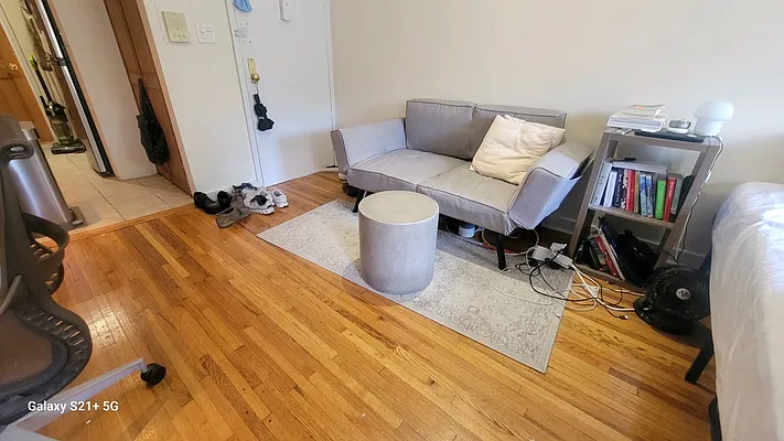 Rented by Chartwell Manhattan Realty | media 4