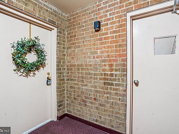3rd image of 563 Florida Ave APT 102