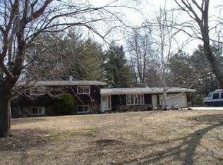 1410 Division St, New London, WI 54961