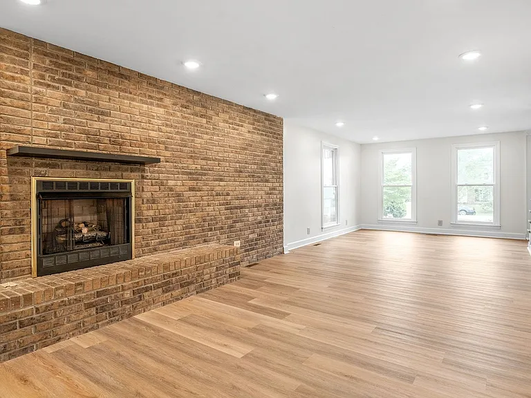 108 Rolling Meadow Dr — Photo 9