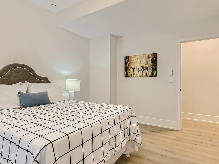 1420 W Winnemac Ave #1 — Photo 19