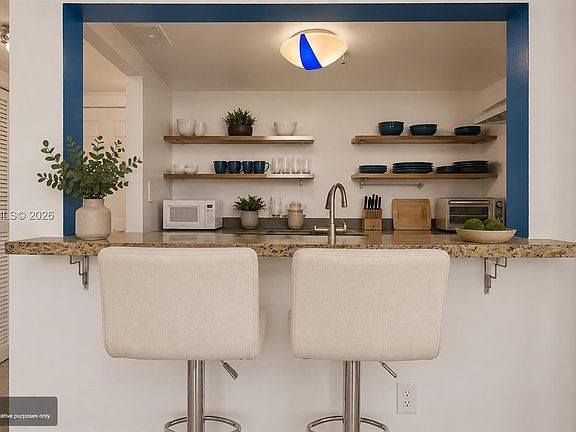 5th image of 865 Collins Ave APT 207