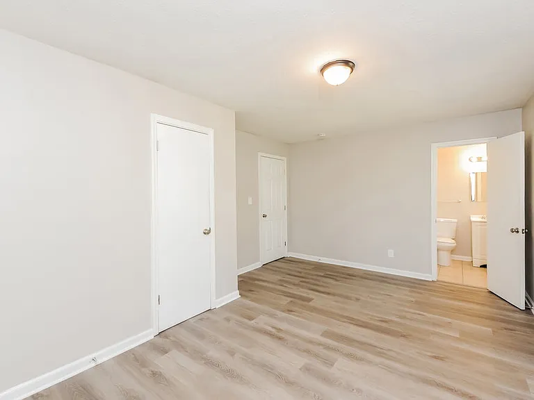 1338 W Stoneybrook Dr — Photo 9