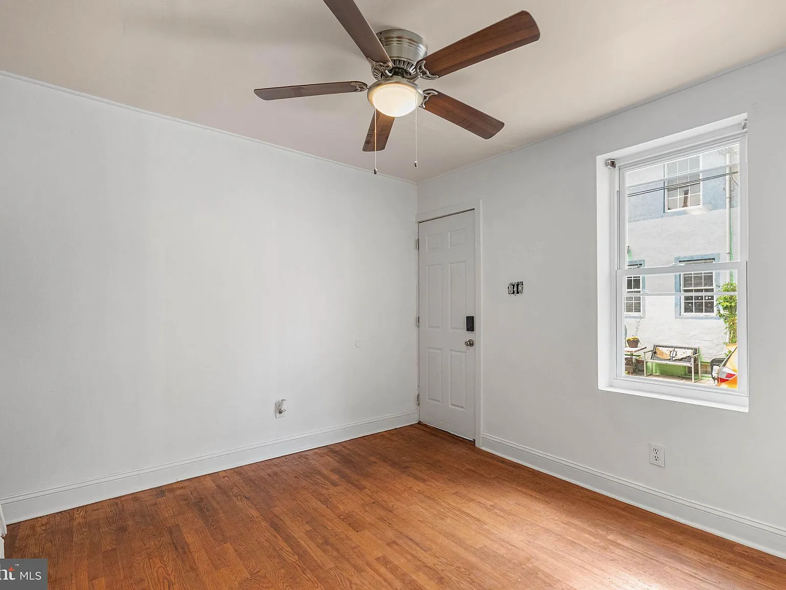2 bed, 884 sqft, $2,000 — Photo 4