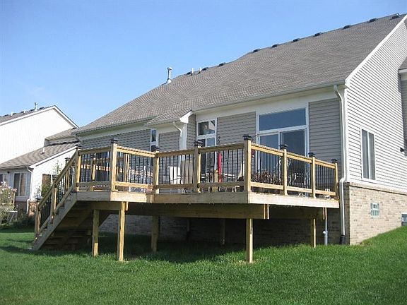 3rd image of 9574 Endicott Ln