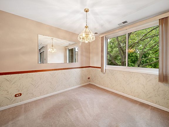 4th image of 450 Raintree Ct Unit 2N