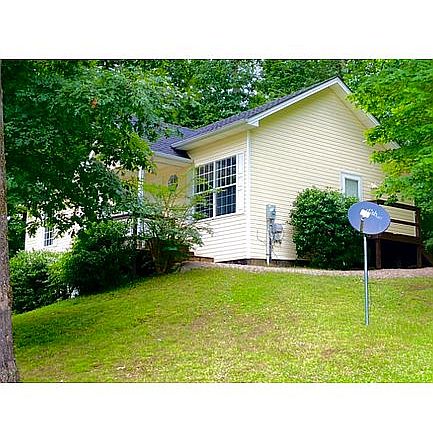 3rd image of 318 Cornett Ln