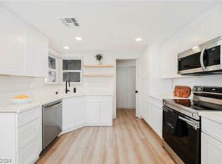 22 Diamond Cir, Las Vegas, NV 89106