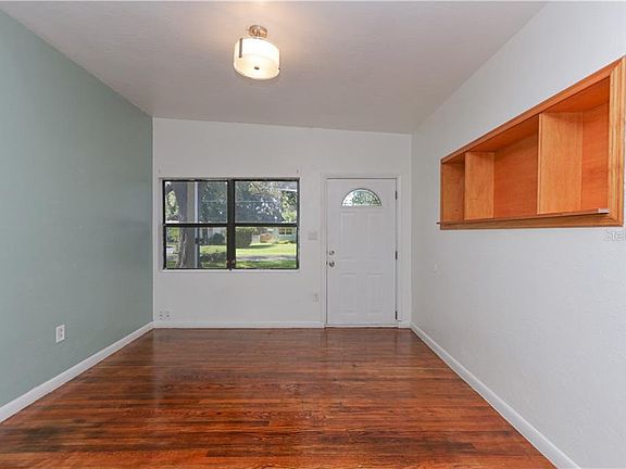 5th image of 313 W Pierce Ave