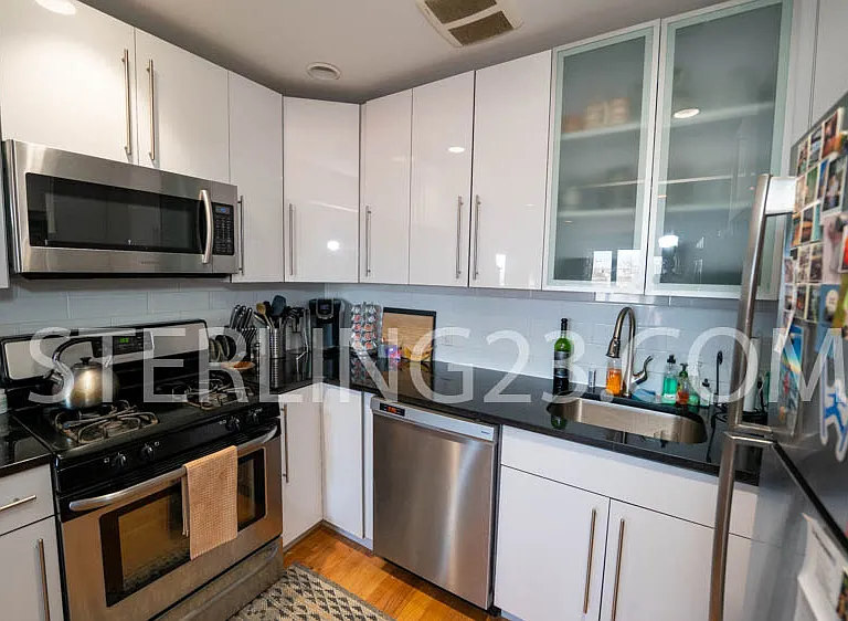 2315 Astoria Blvd #1F — Photo 2