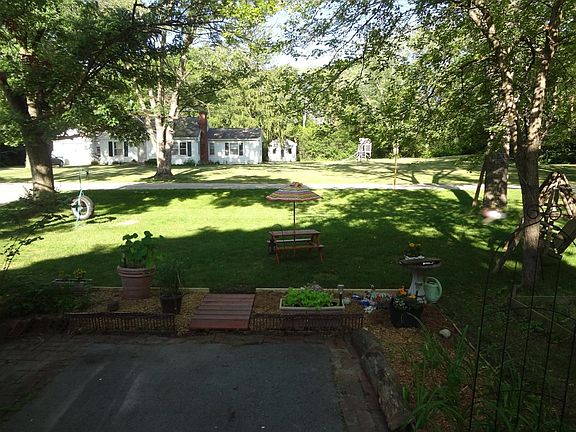 3rd image of 2365 Ayrshire Dr