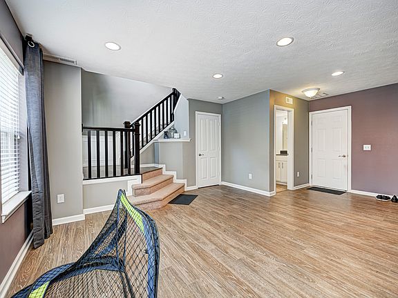 5th image of 9410 Oakley Dr