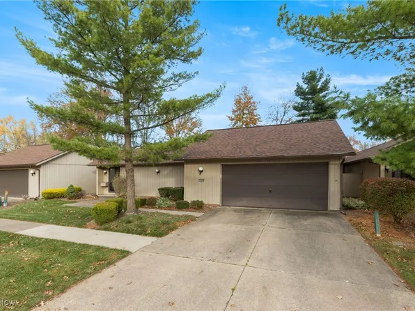 10819 Meadow Trl, Strongsville, OH 44149