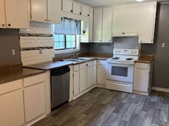 2nd image of 815 Fairview Dr