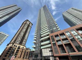 430 Square One Dr #3402, Mississauga, ON L5B 0E2