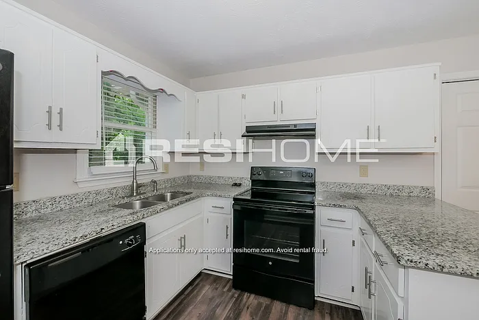 10 Homeport Dr — Photo 7