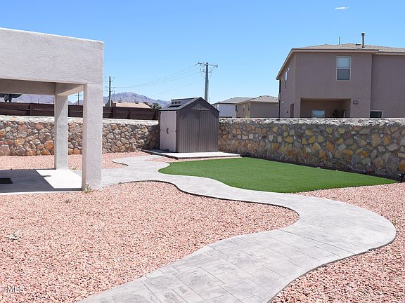 4th image of 304 Playa Tronones Ave