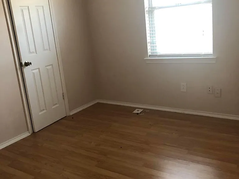 508 Erikson Trl — Photo 13