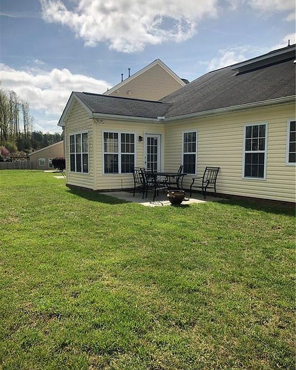 2nd image of 5822 Sycamore Glen Rd