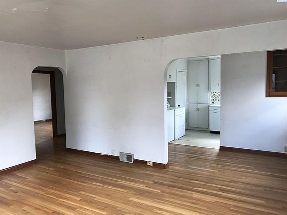 3rd image of 315 E Weston St