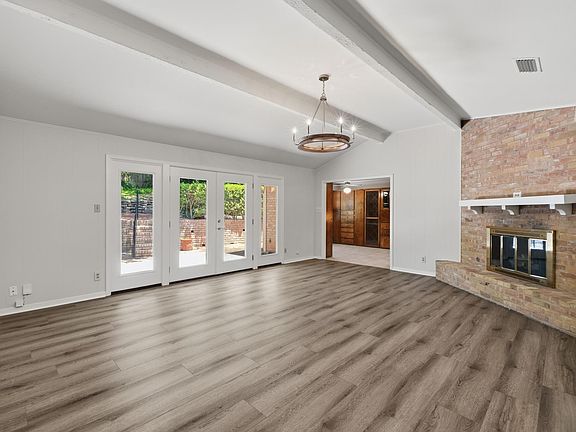 2nd image of 2802 Pecos St