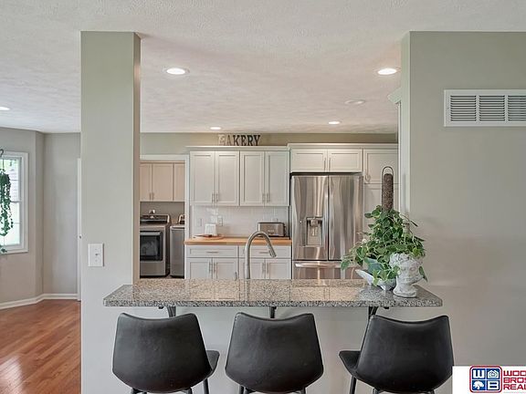 2nd image of 3410 S Hope Ct